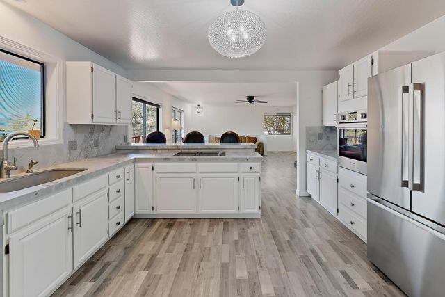 14354 Sun Forest Dr, Penn Valley, CA 95946