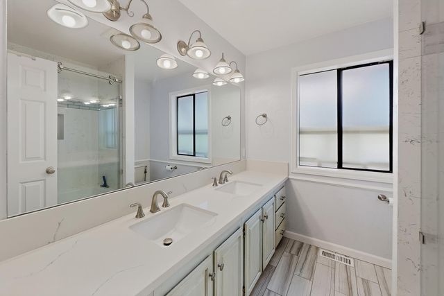 14354 Sun Forest Dr, Penn Valley, CA 95946