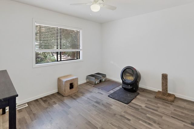 14354 Sun Forest Dr, Penn Valley, CA 95946