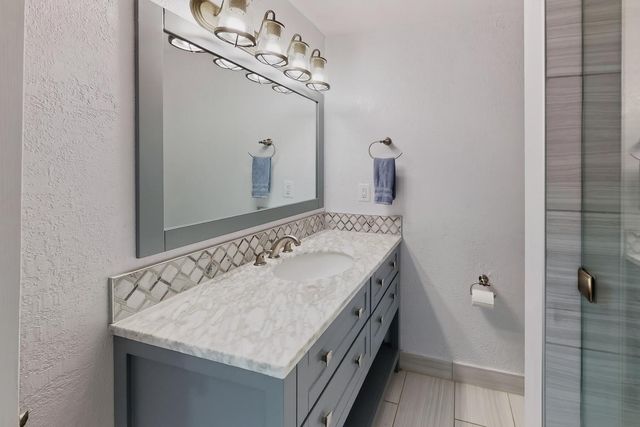 14354 Sun Forest Dr, Penn Valley, CA 95946