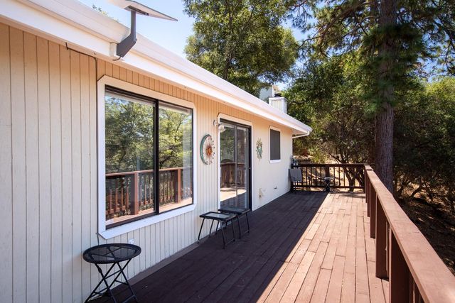14354 Sun Forest Dr, Penn Valley, CA 95946