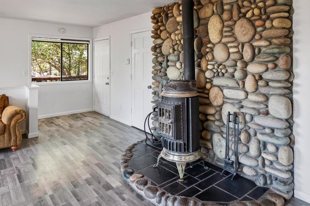 14354 Sun Forest Dr, Penn Valley, CA 95946