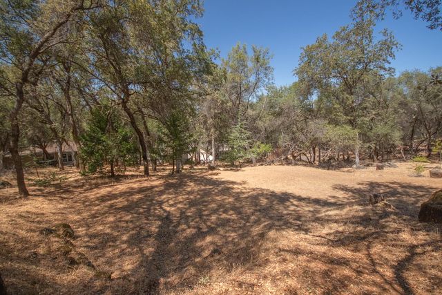 14354 Sun Forest Dr, Penn Valley, CA 95946