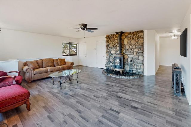 14354 Sun Forest Dr, Penn Valley, CA 95946