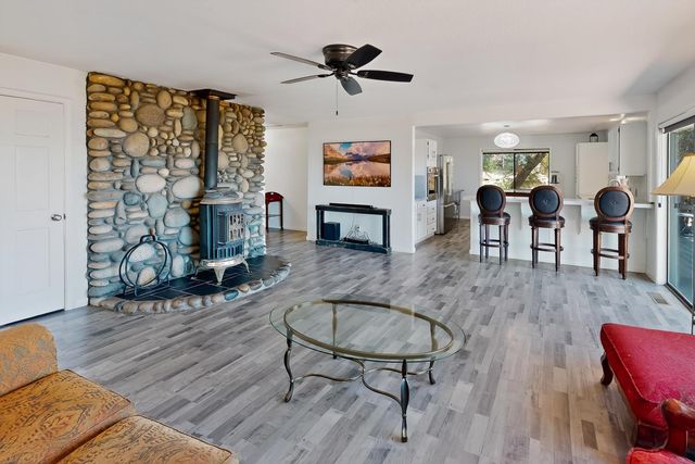 14354 Sun Forest Dr, Penn Valley, CA 95946