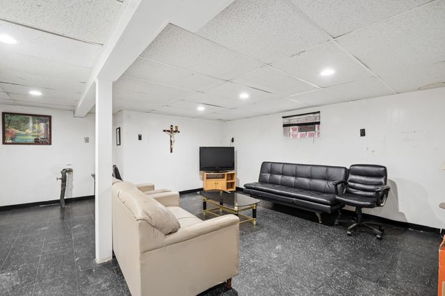 1418 N Waller Avenue, Chicago, IL 60651