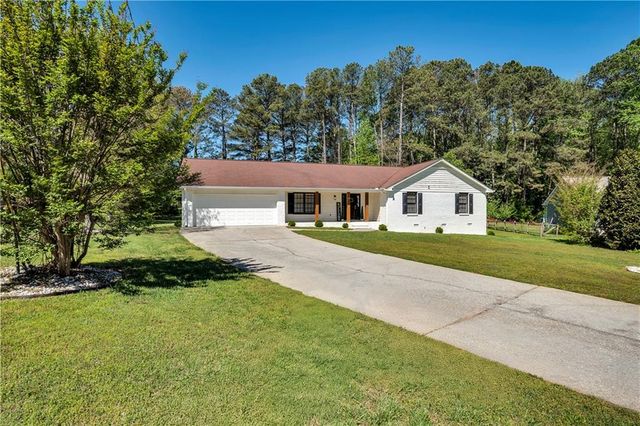 2203 Meadow Drive, Snellville, GA 30078