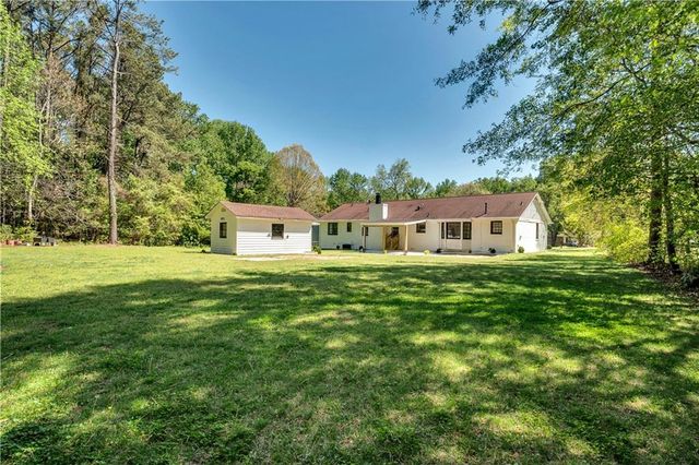 2203 Meadow Drive, Snellville, GA 30078