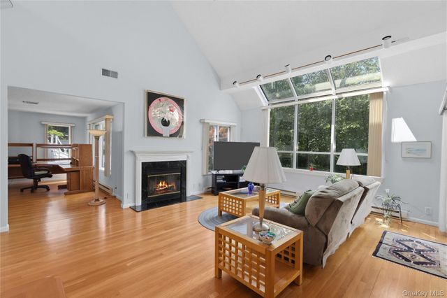 3093 Ferncrest Drive, Yorktown Heights, NY 10598