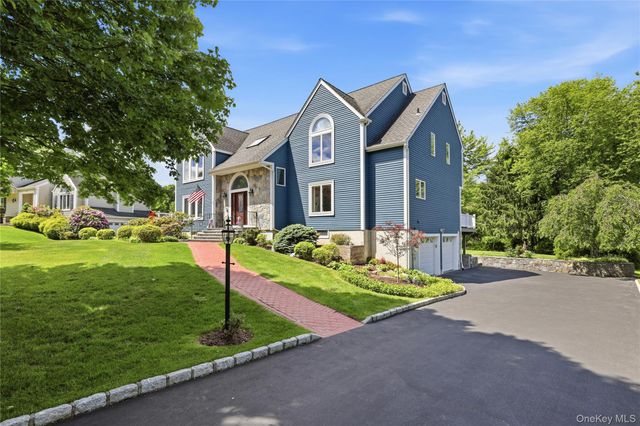 3093 Ferncrest Drive, Yorktown Heights, NY 10598