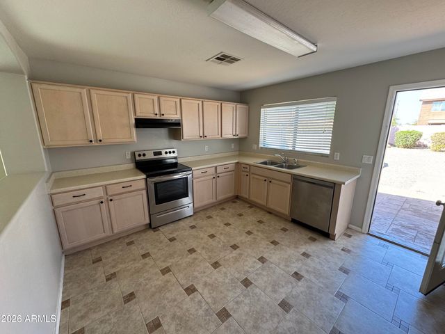 15840 W YAVAPAI Street, Goodyear, AZ 85338