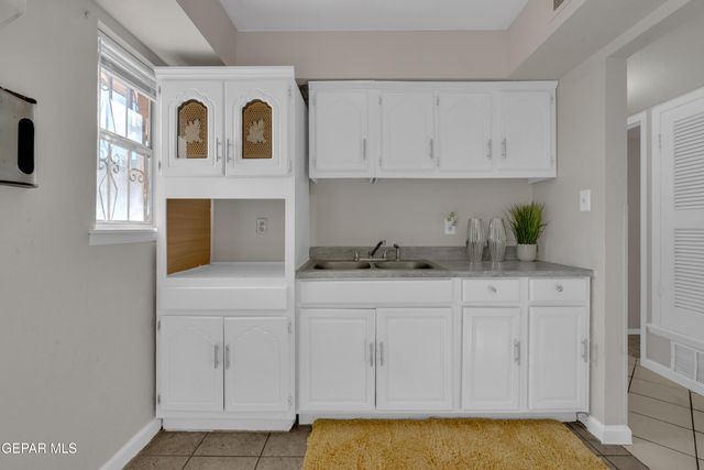 5708 CORSICANA Avenue, El Paso, TX 79924