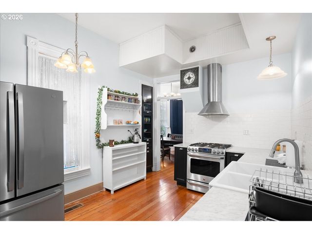 728 Sw 6TH Ave, Albany, OR 97321