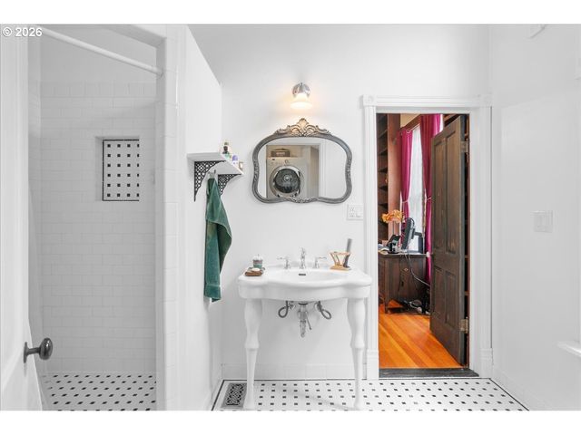 728 Sw 6TH Ave, Albany, OR 97321