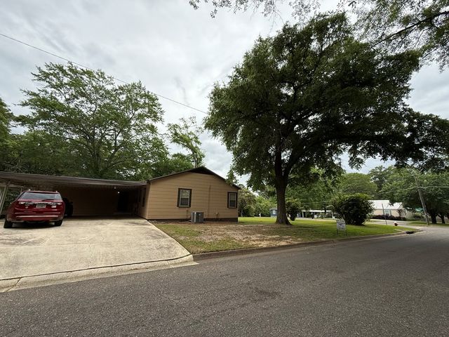 510 Roosevelt Dr, Dothan, AL 36301