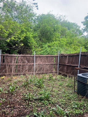 2137 Aspen Drive, Dallas, TX 75227