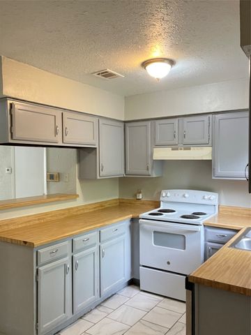 2137 Aspen Drive, Dallas, TX 75227