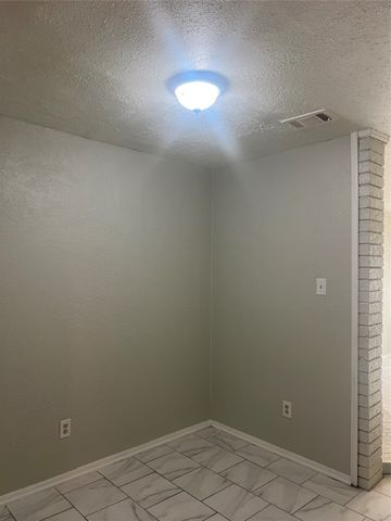 2137 Aspen Drive, Dallas, TX 75227