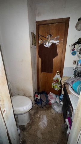 1111 Avenue B, Sweeny, TX 77480