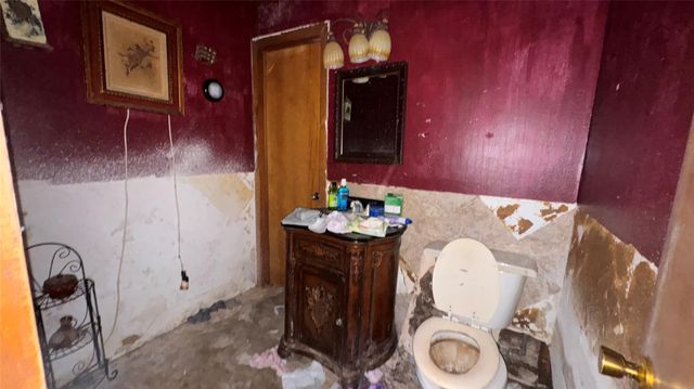 1111 Avenue B, Sweeny, TX 77480