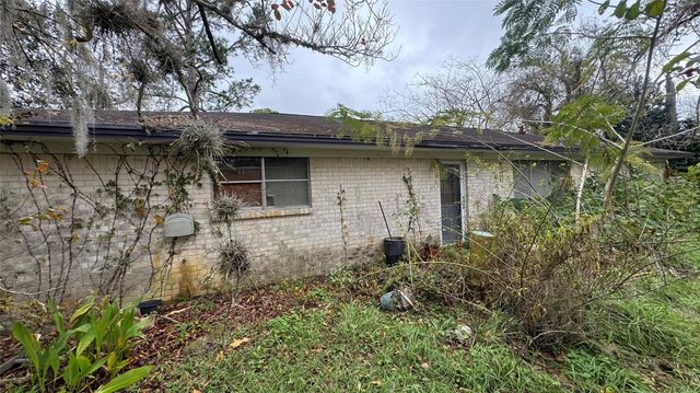 1111 Avenue B, Sweeny, TX 77480