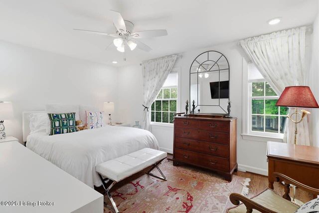 401 Country Ln A, Louisville, KY 40207