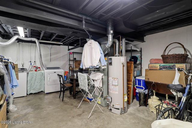 401 Country Ln A, Louisville, KY 40207