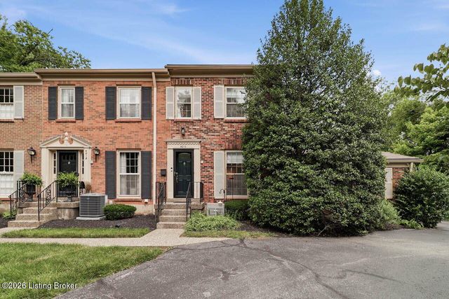 401 Country Ln A, Louisville, KY 40207