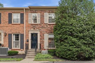 401 Country Ln A, Louisville, KY 40207