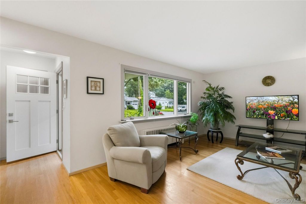 77 Lumur Drive, Sayville, NY 11782 — photo 4