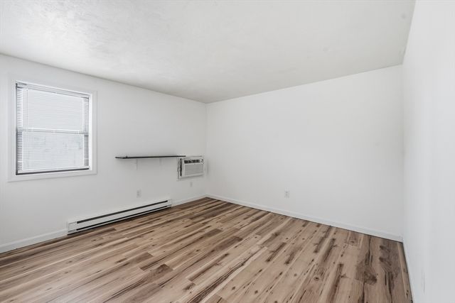 655 Plantation St 23B, Worcester, MA 01605
