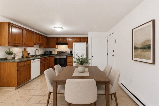 655 Plantation St 23B, Worcester, MA 01605