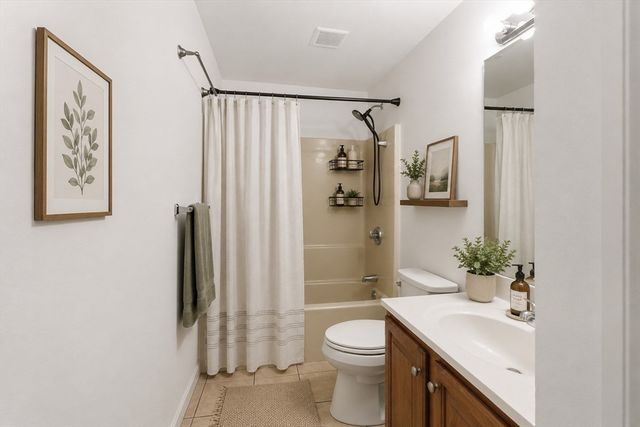 655 Plantation St 23B, Worcester, MA 01605
