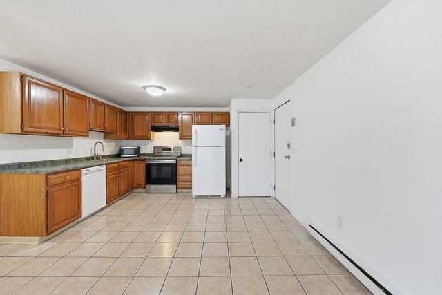 655 Plantation St 23B, Worcester, MA 01605