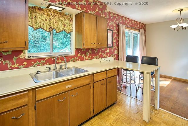 54 Sunset Drive, Charleston, WV 25301