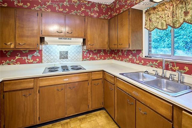 54 Sunset Drive, Charleston, WV 25301