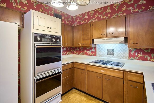 54 Sunset Drive, Charleston, WV 25301