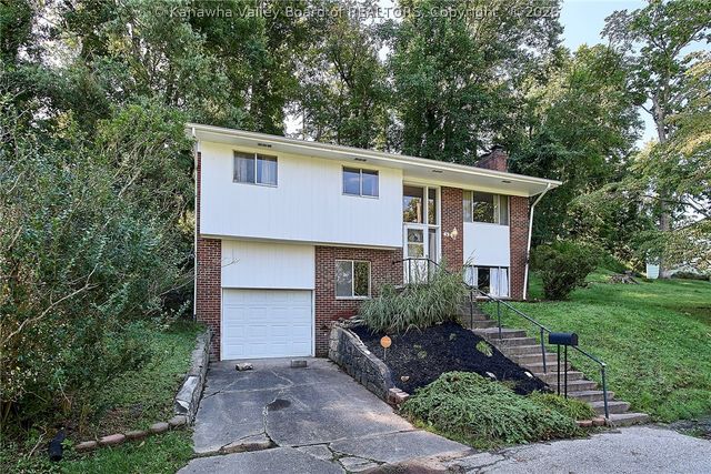 54 Sunset Drive, Charleston, WV 25301