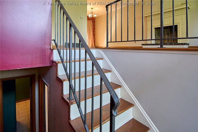 54 Sunset Drive, Charleston, WV 25301