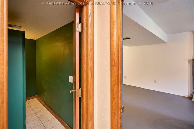 54 Sunset Drive, Charleston, WV 25301