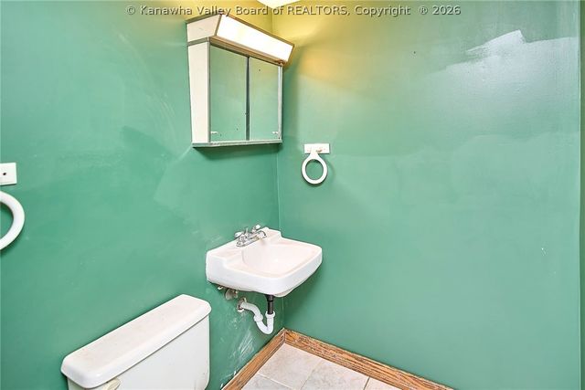 54 Sunset Drive, Charleston, WV 25301