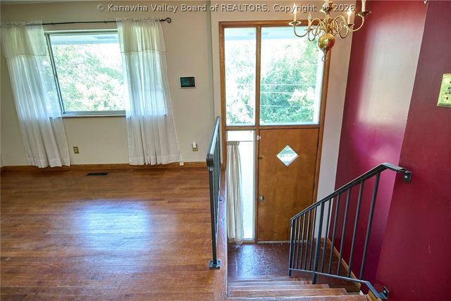 54 Sunset Drive, Charleston, WV 25301