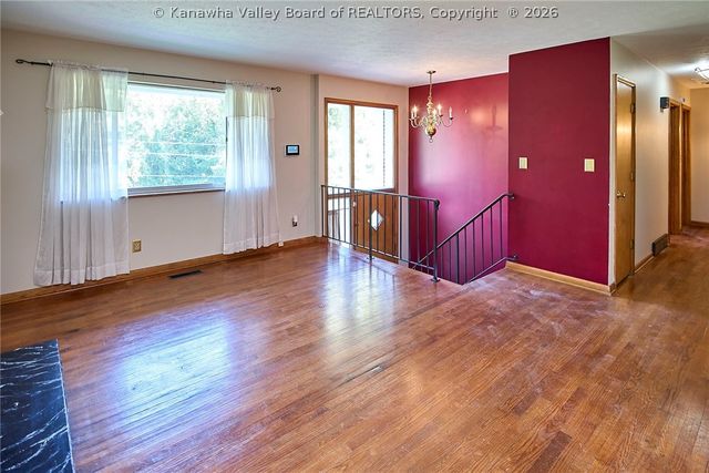 54 Sunset Drive, Charleston, WV 25301