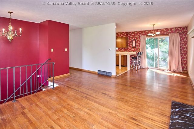 54 Sunset Drive, Charleston, WV 25301