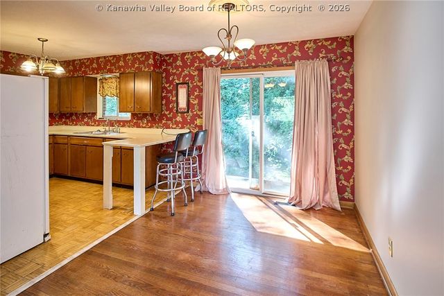 54 Sunset Drive, Charleston, WV 25301