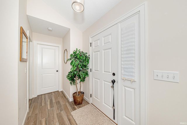 5230 Pigeon Creek Court, Fort Wayne, IN 46825