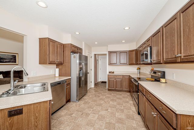 5230 Pigeon Creek Court, Fort Wayne, IN 46825