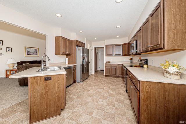 5230 Pigeon Creek Court, Fort Wayne, IN 46825