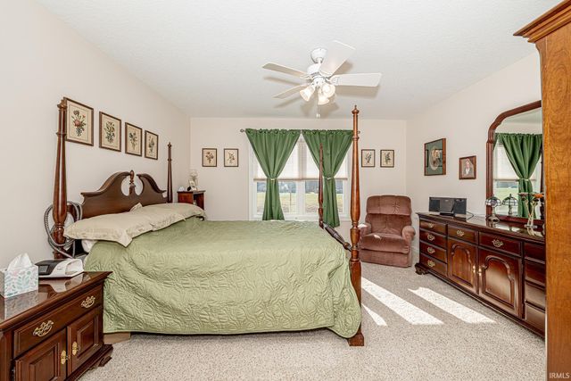 5230 Pigeon Creek Court, Fort Wayne, IN 46825