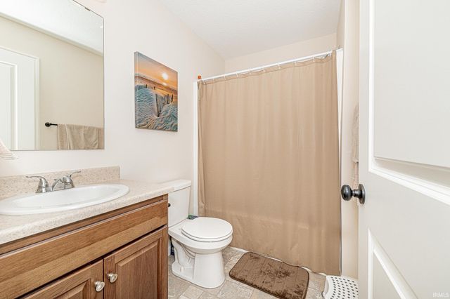 5230 Pigeon Creek Court, Fort Wayne, IN 46825